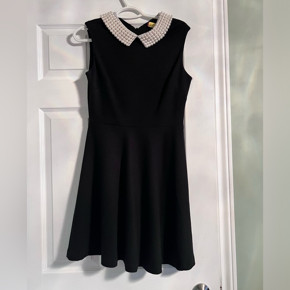 Betsey Johnson Pearl collar dress Size 6 Black